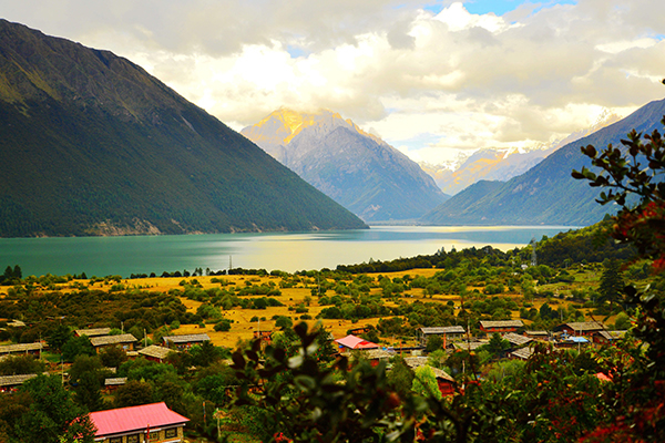 拉薩-林芝-巴松錯(cuò)-魯朗-大峽谷-羊湖-納木措7晚8日