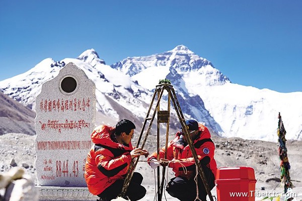 珠峰旅游團(tuán)多少錢