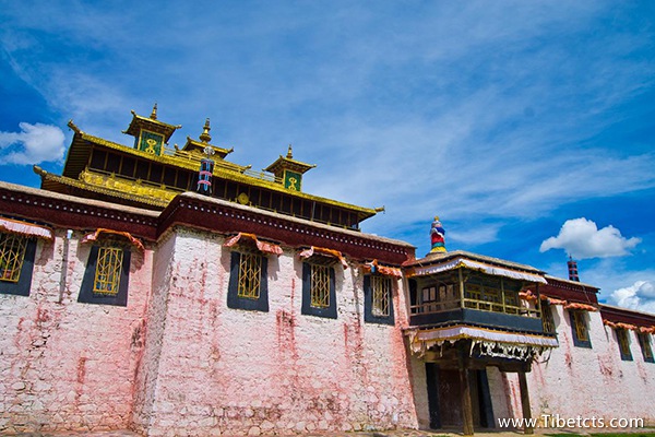 去西藏跟團(tuán)需要多少錢(qián)