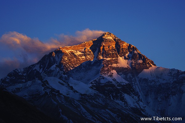 如何可以去珠峰大本營