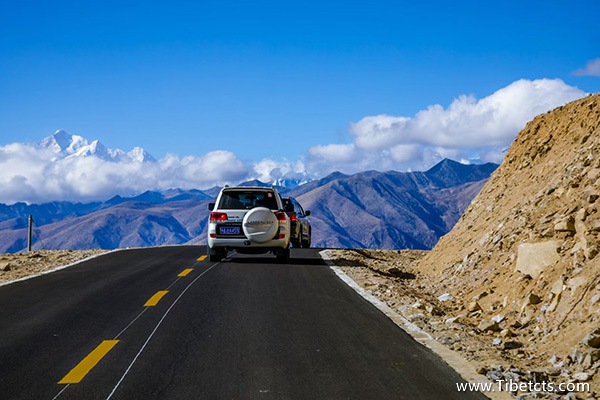 西藏包車多少錢