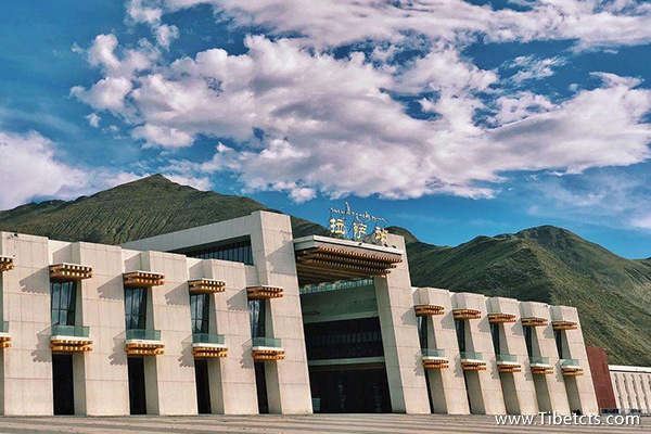 去西藏坐哪趟火車風(fēng)景最好