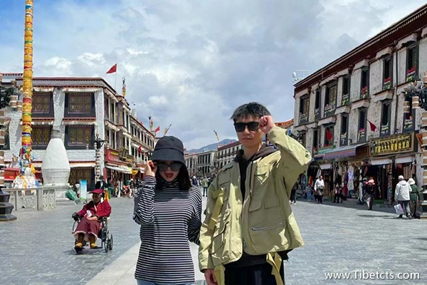 去西藏旅游報(bào)團(tuán)要多少錢