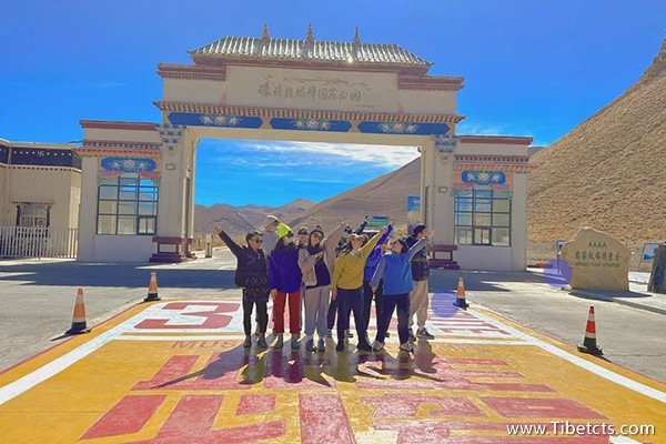 廣州到西藏10天跟團(tuán)旅游報價