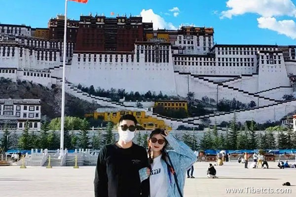 去西藏跟團旅游費用多少